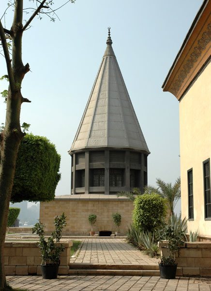 Nilometer in Rhoda Island: An Abbasid Nile-Measuring Monument in Cairo 1 Nilometer in Rhoda Island