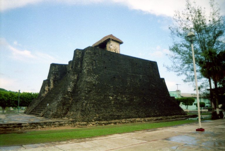 Castillo de Teayo: A Huastec-Mesoamerican Archaeological Site in Veracruz