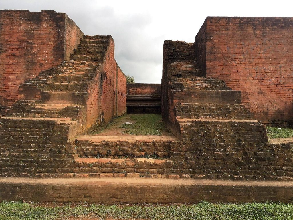 Itakhola Mura: A Buddhist Archaeological Monument in Bangladesh 1 Itakhola Mura