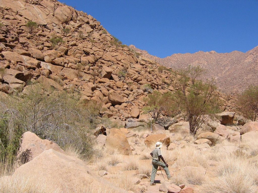 The White Lady: A San Rock-Art Complex in Namibia 2 The White Lady