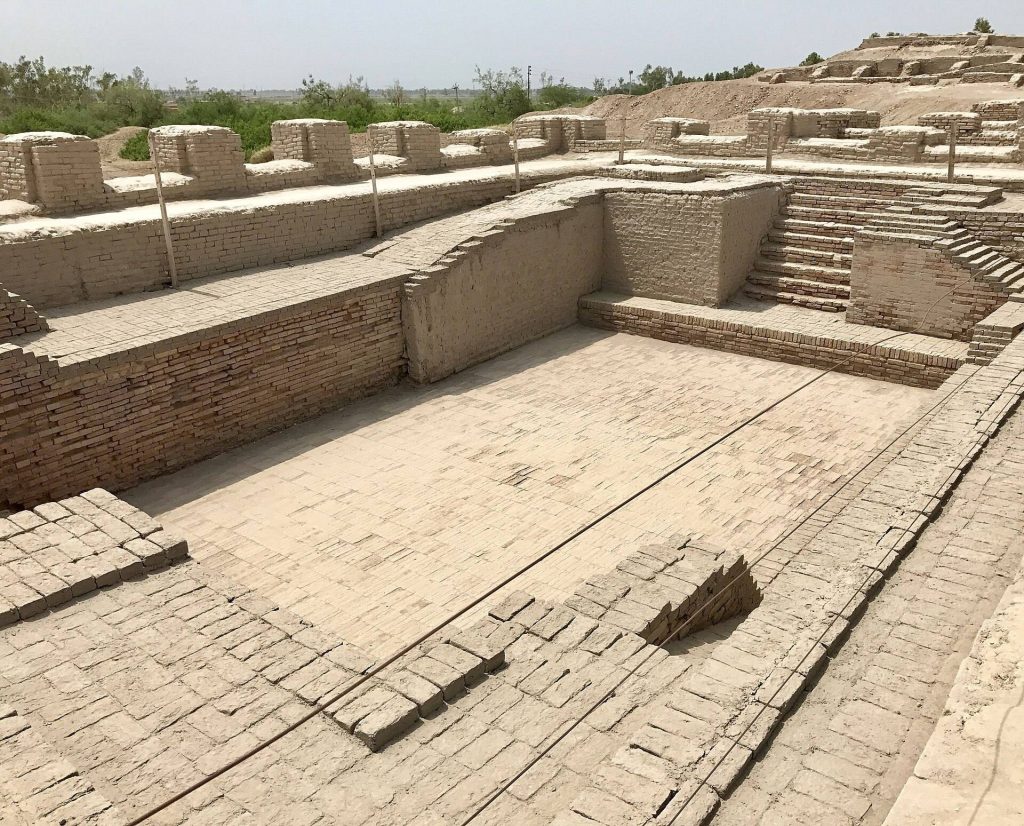 Great Bath, Mohenjo-daro: A Harappan Ceremonial Tank 3 Great Bath, Mohenjo-daro