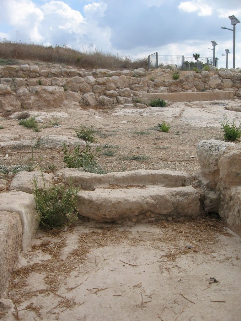 Um el Umdan: A Jewish Archaeological Village near Modi'in 2 Um el Umdan