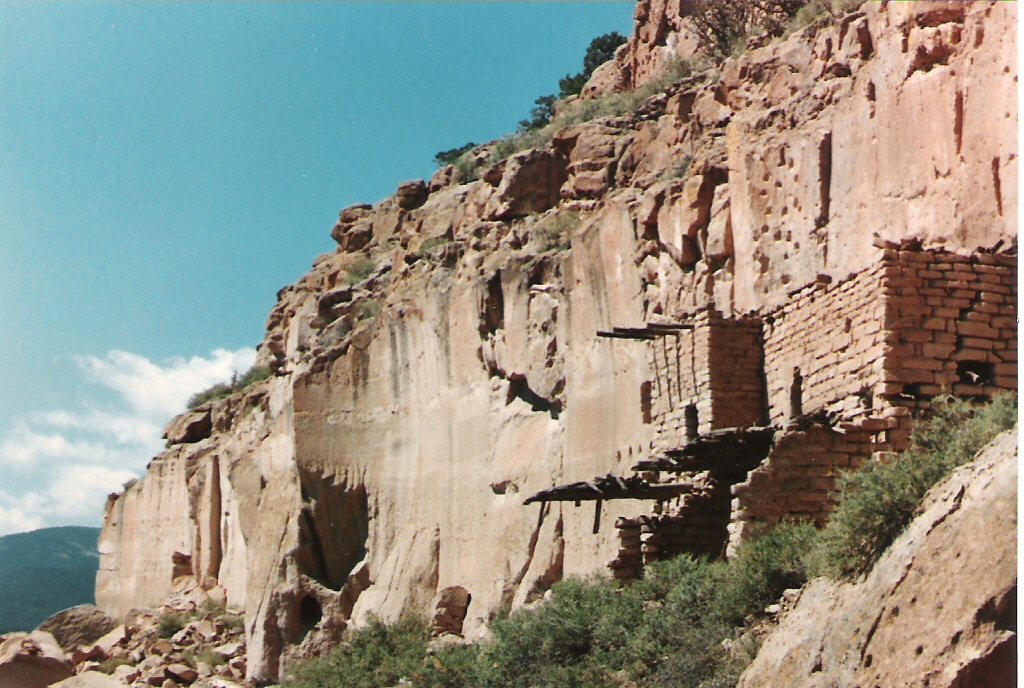 Puye Cliff Dwellings: An Ancestral Pueblo Settlement in New Mexico 3 Puye Cliff Dwellings