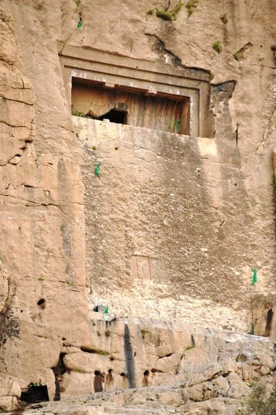 Dukkan-e Daud: A Rock-Cut Tomb Site in Iran 1 Dukkan-e Daud