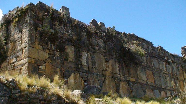 Yaynu: A Fortified Recuay Administrative Center in Peru