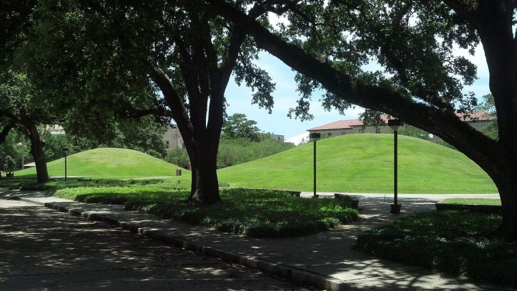 LSU Campus Mounds: Ancient Ceremonial Earthworks in Baton Rouge 1 LSU Campus Mounds
