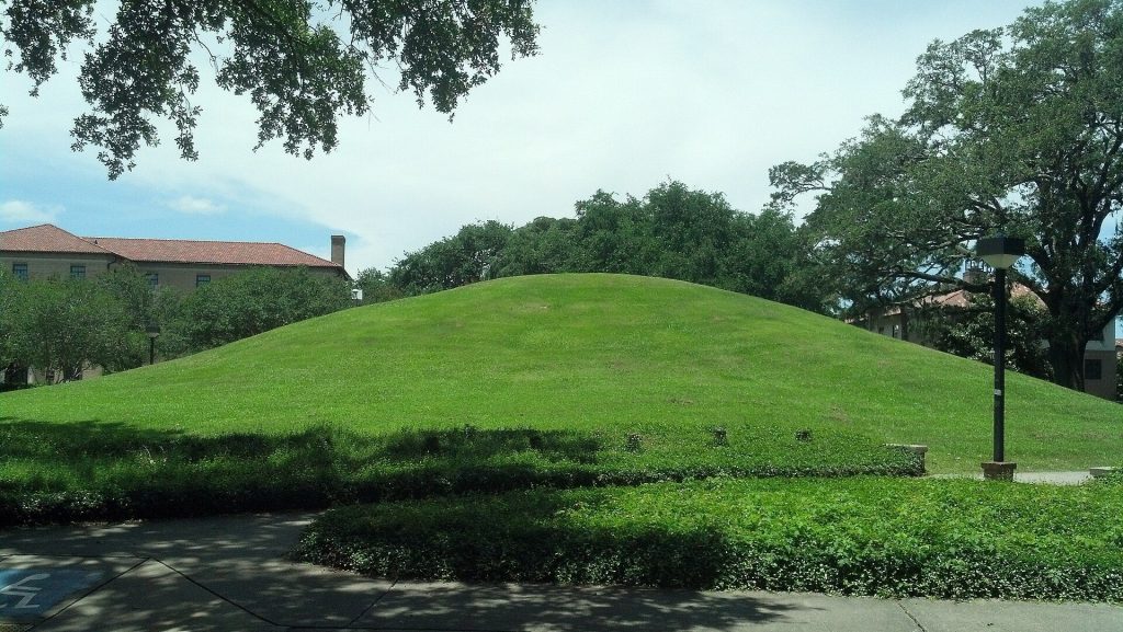 LSU Campus Mounds: Ancient Ceremonial Earthworks in Baton Rouge 2 LSU Campus Mounds