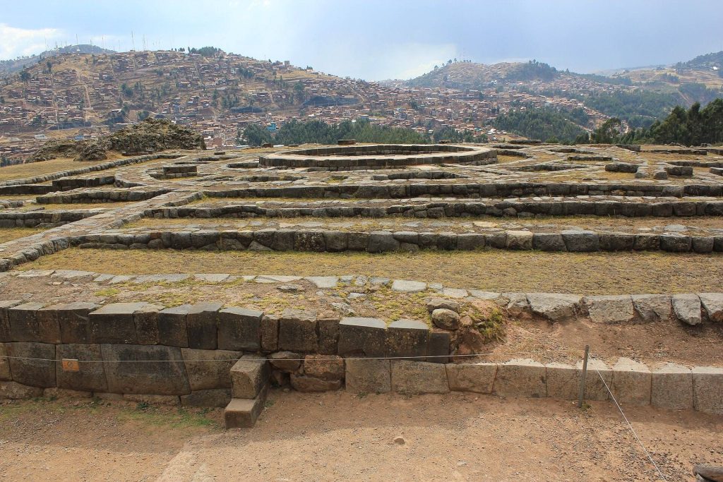 Muyuq Marka: An Inca Circular Tower at Saksaywaman 3 Muyuq Marka