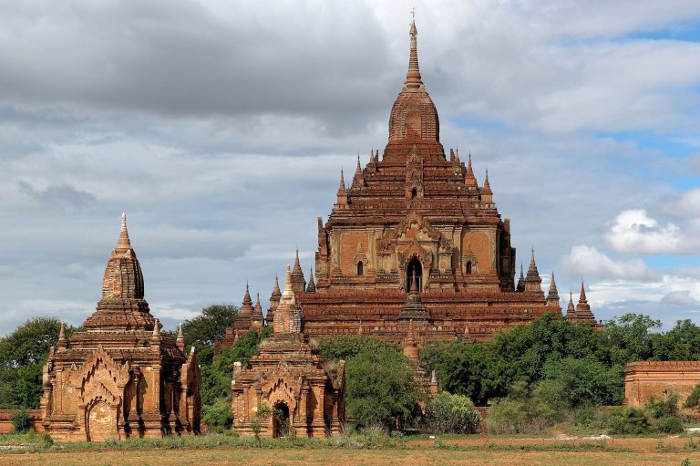 Htilominlo Temple: A Theravada Buddhist Temple at Bagan