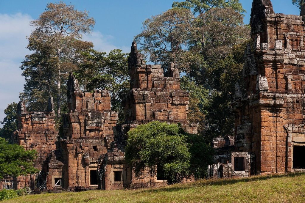 Prasat Suor Prat: The Twelve Towers of Angkor Thom 1 Prasat Suor Prat