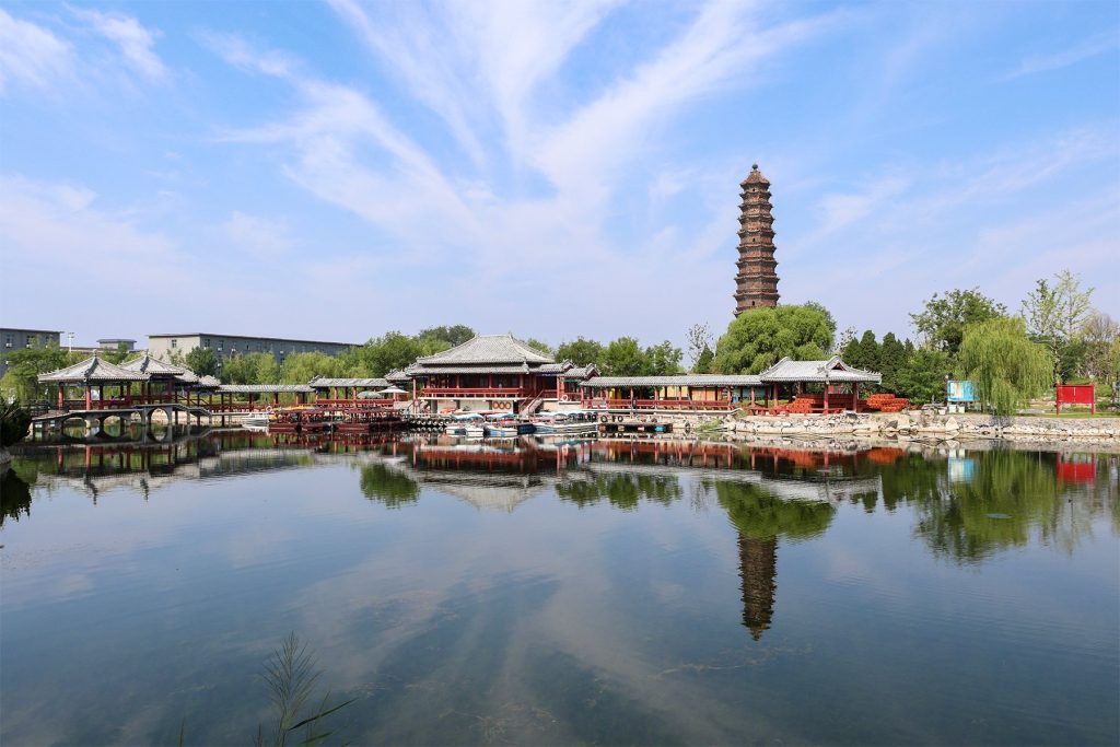 Iron Pagoda: A Song-Dynasty Buddhist Monument in Kaifeng 2 Iron Pagoda