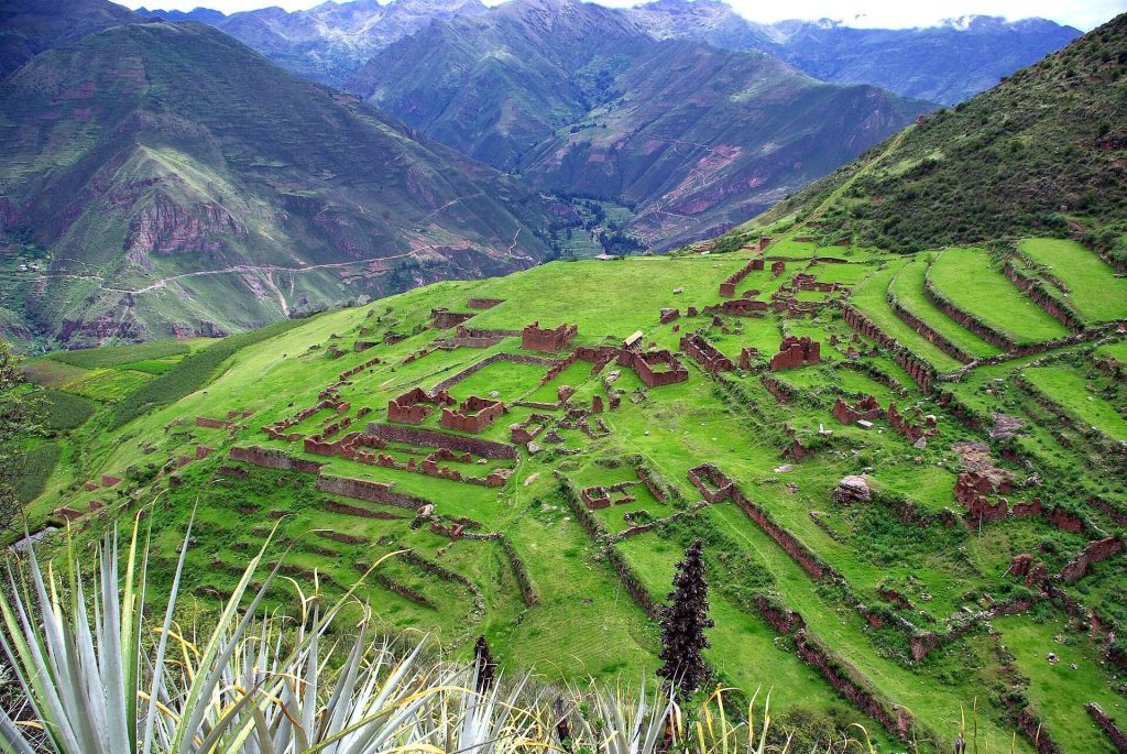 Huchuy Qosqo: An Inca Royal Estate in Peru 1 Huchuy Qosqo