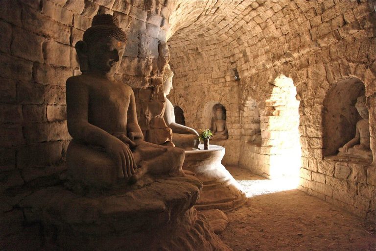 Le Myet Hna Temple: A Four-Faced Buddhist Foundation Pagoda of Mrauk U
