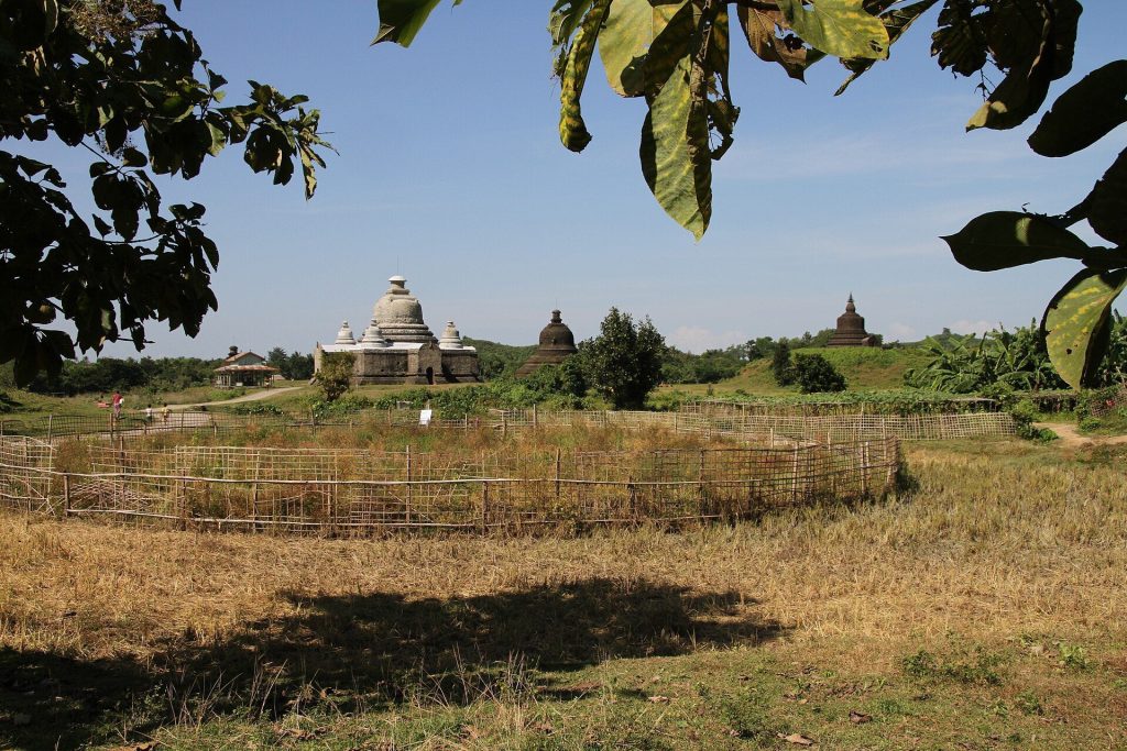 Le Myet Hna Temple: A Four-Faced Buddhist Foundation Pagoda of Mrauk U 3 Le Myet Hna Temple