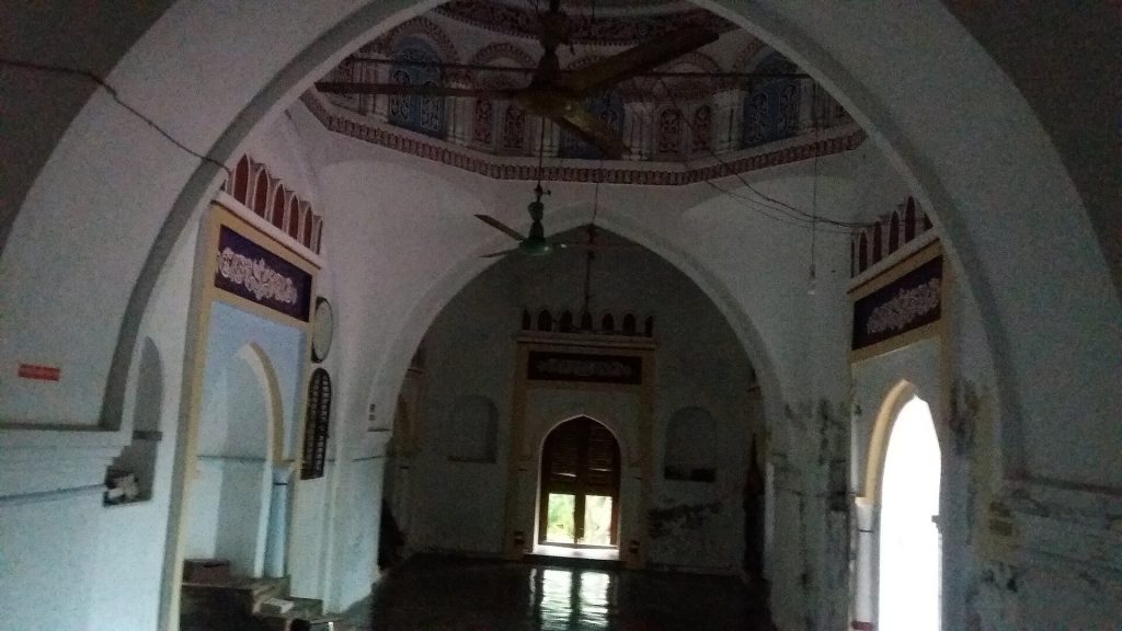Karapur Miah Bari Mosque: An Eighteenth-Century Bengali Mughal Mosque in Bangladesh 2 Karapur Miah Bari Mosque