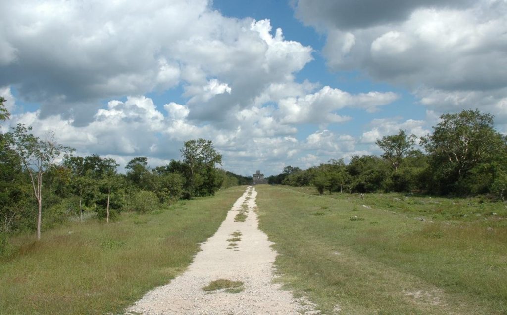 Dzibilchaltun: A Major Maya City in Northern Yucatán 3 Dzibilchaltun