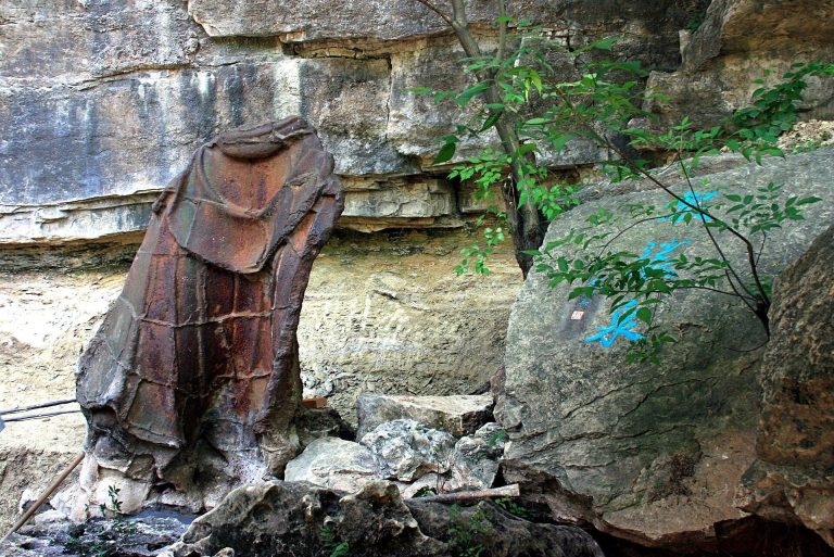 Lingyan Temple: A Buddhist Monastery in Changqing District