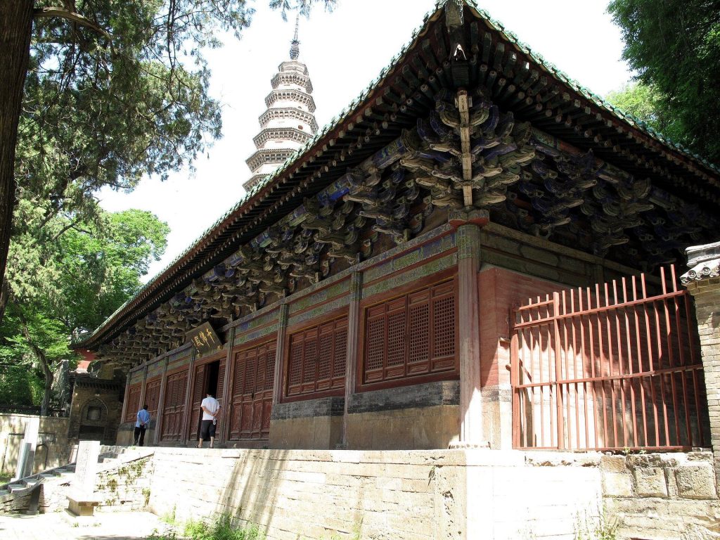 Lingyan Temple: A Buddhist Monastery in Changqing District 4 Lingyan Temple