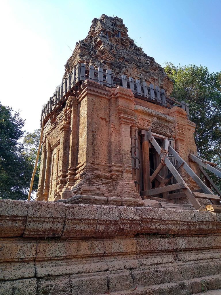 Bat Chum: A Tenth-Century Buddhist Temple at Angkor 2 Bat Chum