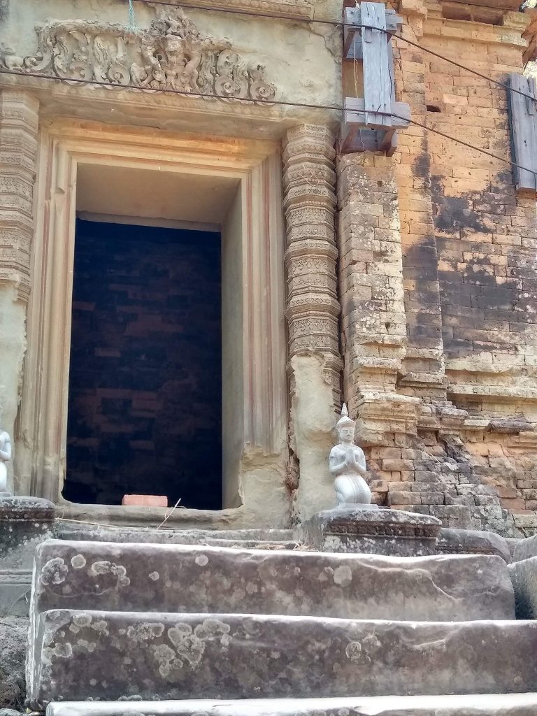 Bat Chum: A Tenth-Century Buddhist Temple at Angkor 3 Bat Chum