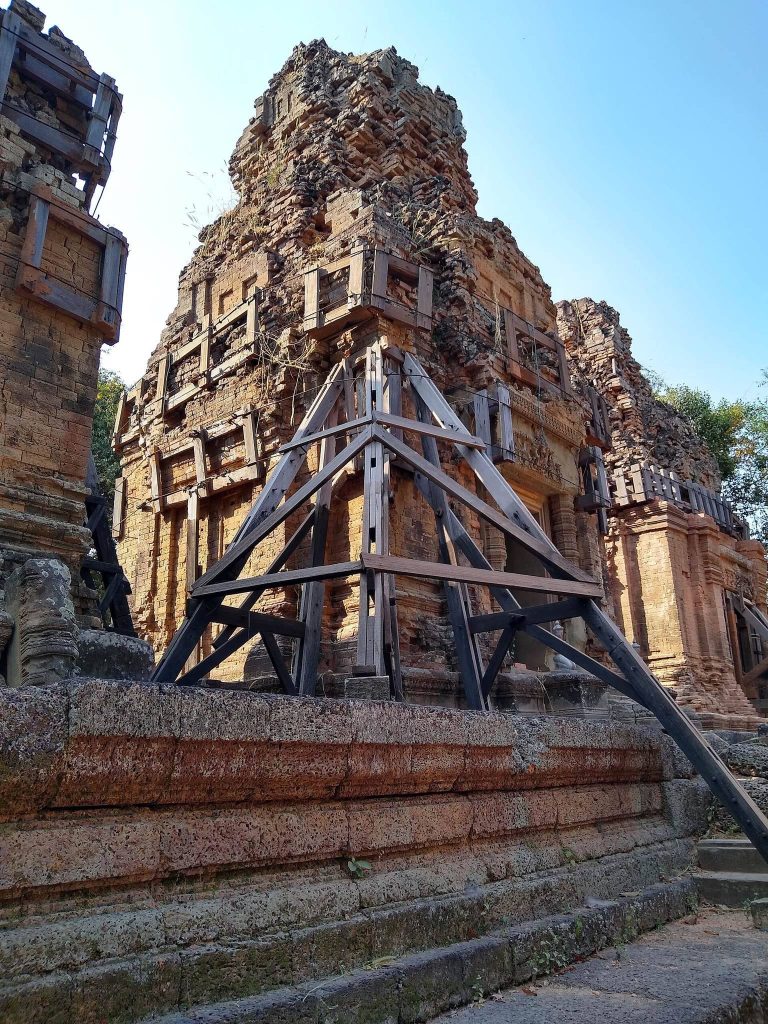 Bat Chum: A Tenth-Century Buddhist Temple at Angkor 5 Bat Chum