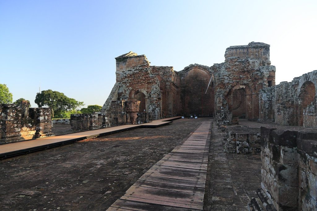La Santísima Trinidad del Paraná: A Guaraní Jesuit Reduction in Paraguay 5 La Santísima Trinidad del Paraná