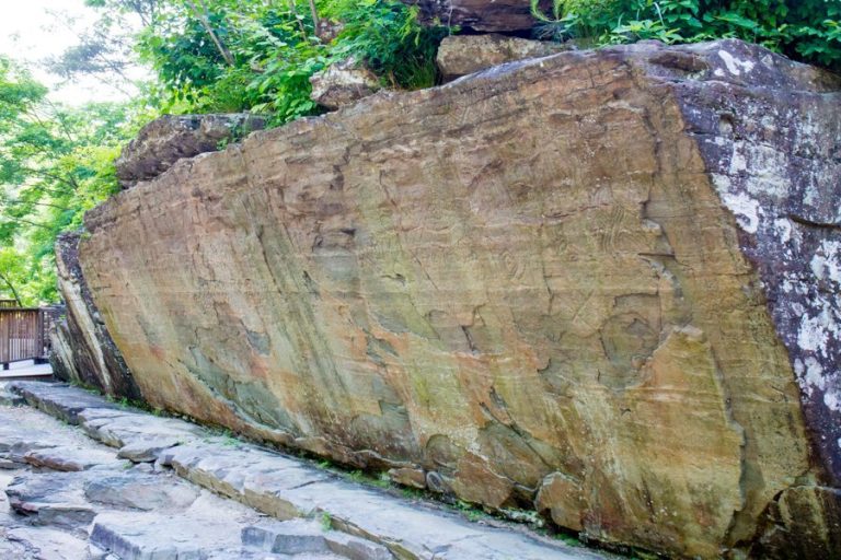 Cheonjeon-ri Petroglyphs: A Multiperiod Rock-Art Site in South Korea