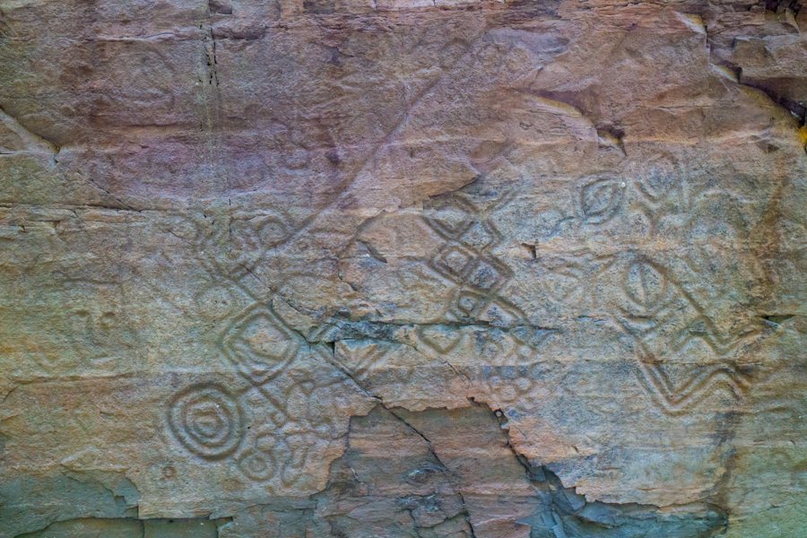 Cheonjeon-ri Petroglyphs: A Multiperiod Rock-Art Site in South Korea 2 Cheonjeon-ri petroglyphs
