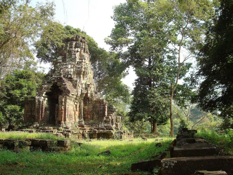 Prasat Chrung: Four Bayon-Period Temples at Angkor Thom