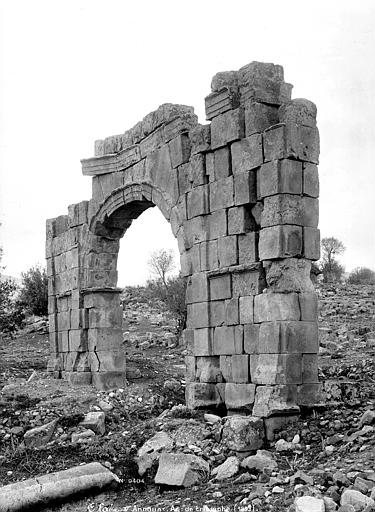 Thibilis: A Roman Municipium in Algeria 1 Thibilis