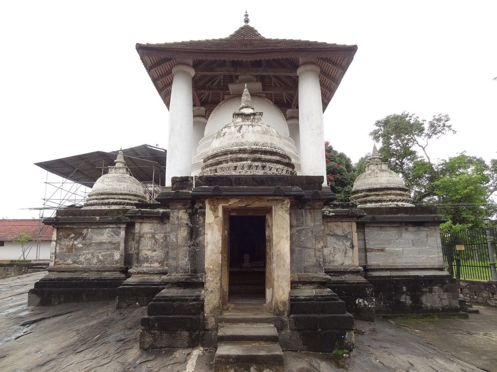 Gadaladeniya Vihara: A Medieval Buddhist Temple in Sri Lanka 1 Gadaladeniya Vihara