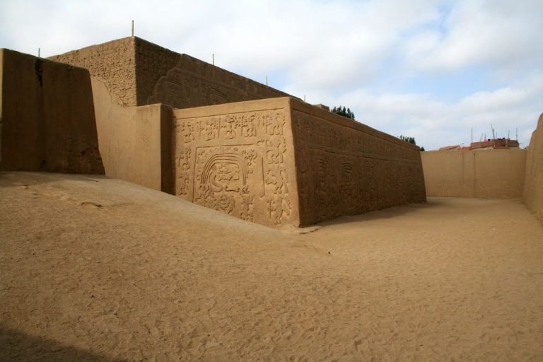 Huaca del Dragón: A Chimú Religious and Administrative Monument in Peru