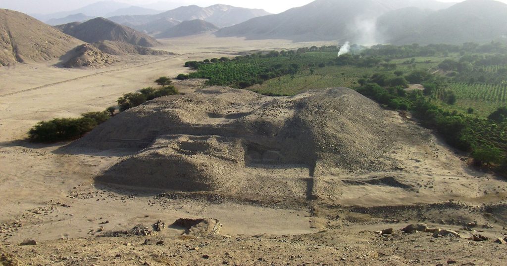 Sechin Bajo: A Casma/Sechin Ceremonial and Administrative Center in Peru 2 Sechin Bajo