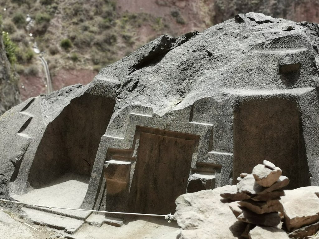 Choquequilla: An Inca Sacred Cave and Astronomical Site in Peru 1 Choquequilla