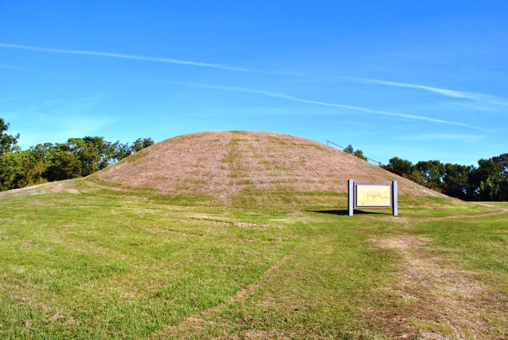 Emerald Mound Site: A Plaquemine Ceremonial Platform Mound in Mississippi 1 Emerald Mound Site