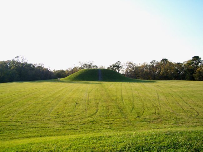 Emerald Mound Site: A Plaquemine Ceremonial Platform Mound in Mississippi 2 Emerald Mound Site