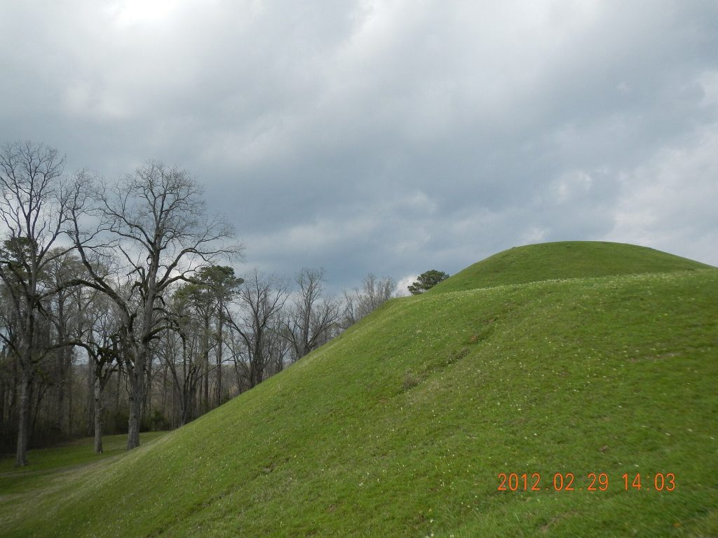 Emerald Mound Site: A Plaquemine Ceremonial Platform Mound in Mississippi 3 Emerald Mound Site