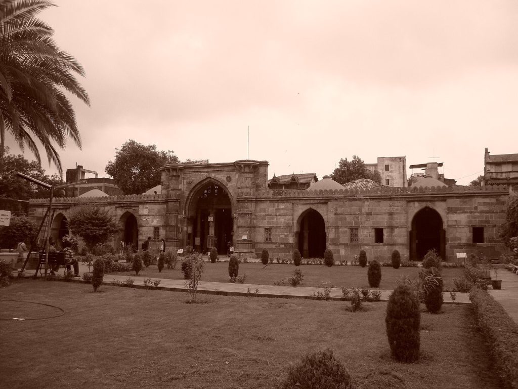 Ahmad Shah's Mosque: A Fifteenth-Century Royal Mosque in Ahmedabad 4 Ahmad Shah's Mosque