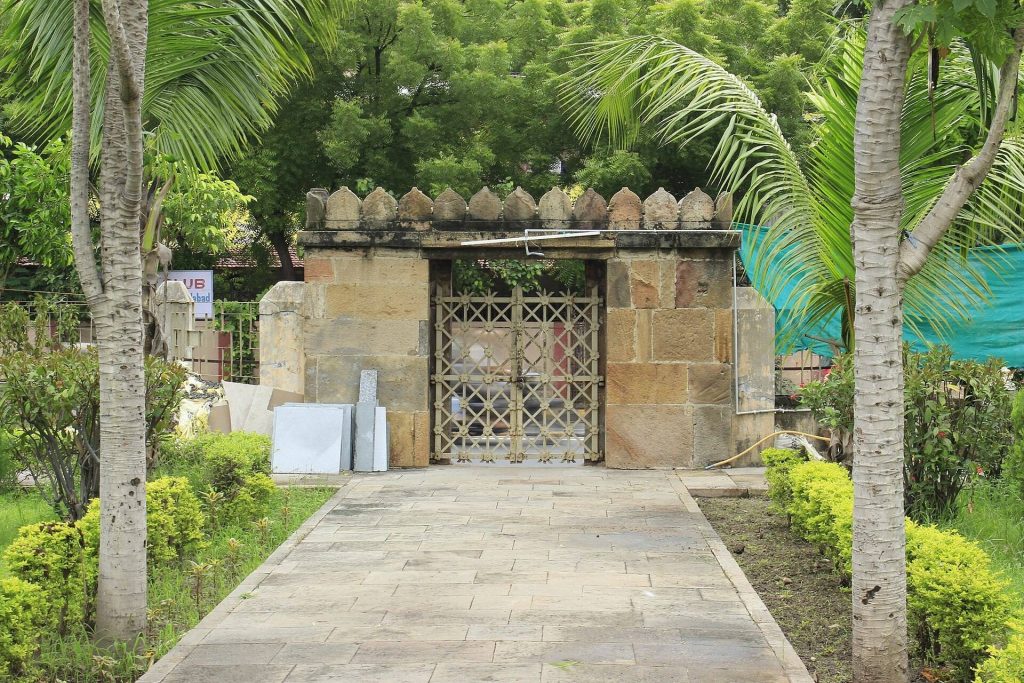 Ahmad Shah's Mosque: A Fifteenth-Century Royal Mosque in Ahmedabad 5 Ahmad Shah's Mosque