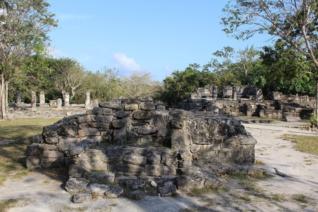 San Gervasio: A Maya Pilgrimage and Settlement Center on Cozumel 3 San Gervasio