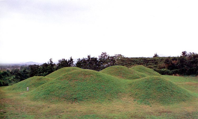 Gyeongsan Imdang-dong and Joyeong-dong Ancient Tombs: Burial Grounds of Aptdokguk
