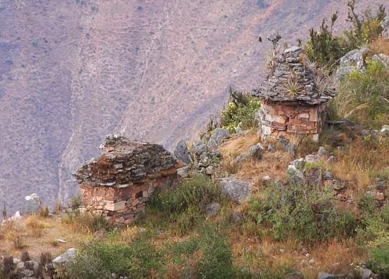 Markahirka: An Archaeological Settlement and Funerary Site in Peru 2 Markahirka