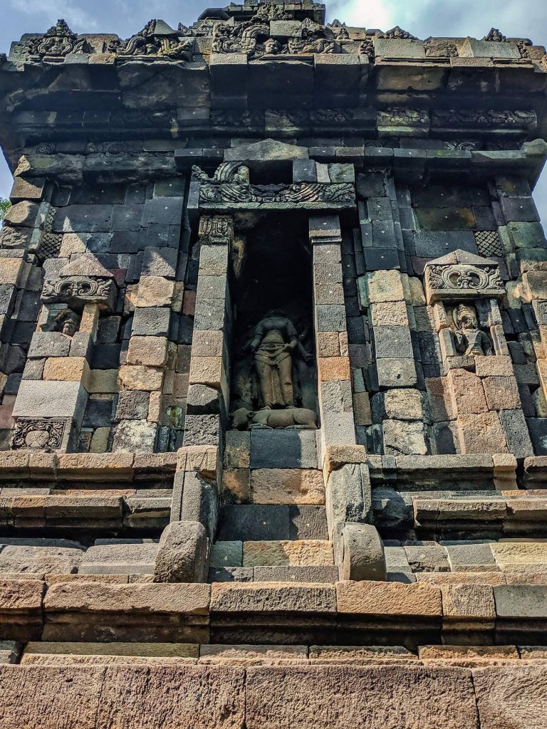 Merak Temple: A Tenth-Century Shaivite Temple Complex in Central Java 2 Merak Temple