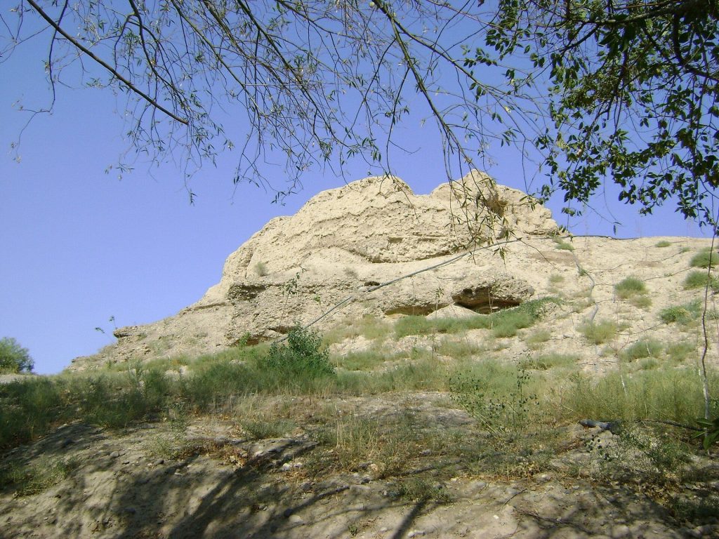 Yezidabad Castle: An Early Medieval Fortress in Nakhchivan 2 Yezidabad castle