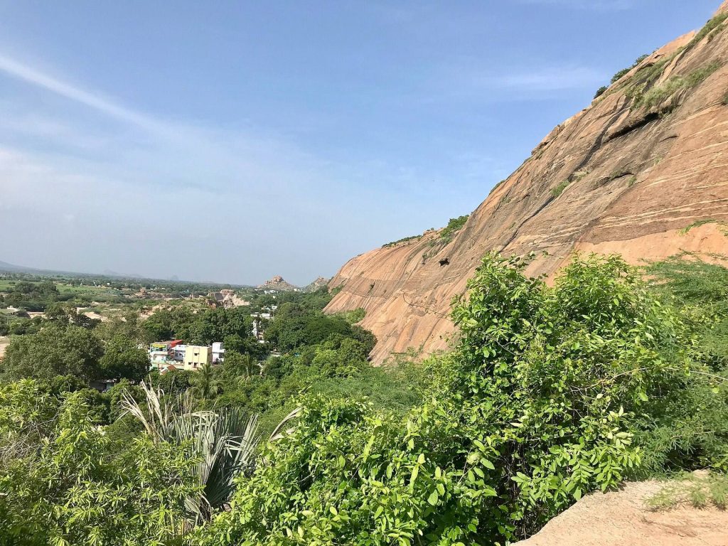 Yanaimalai: A Jain and Hindu Sacred Hill in Tamil Nadu 2 Yanaimalai