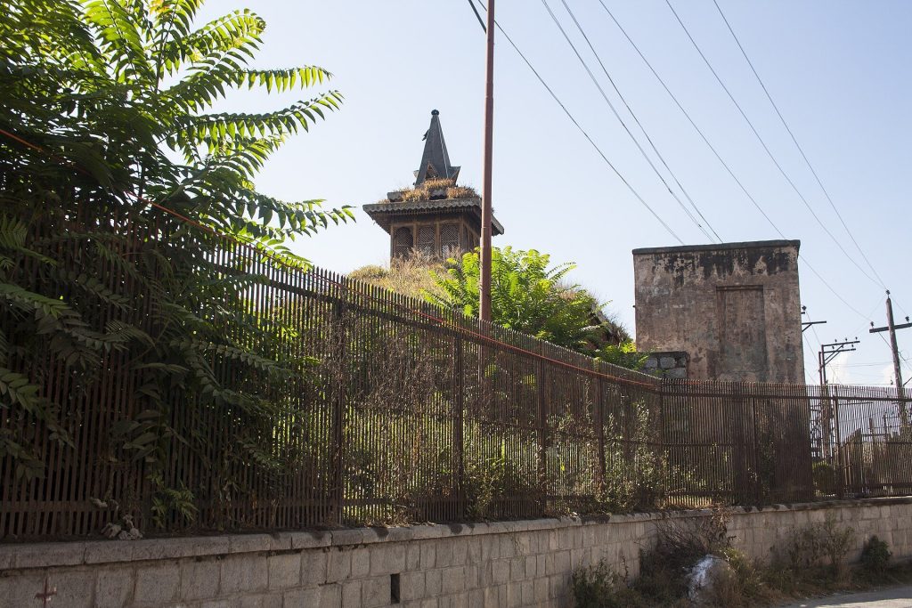 Madin Sahib: A Fifteenth-Century Mosque and Tomb Complex in Srinagar 1 Madin Sahib