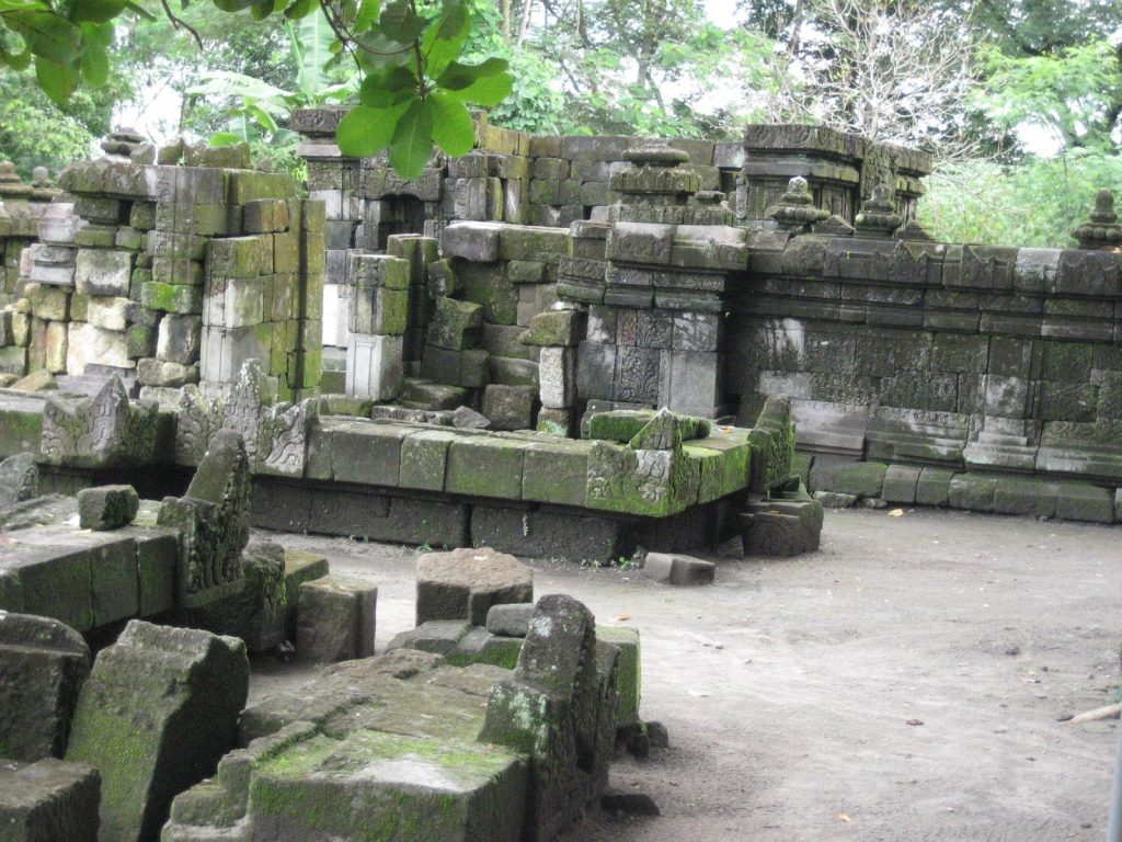 Kedulan Temple: A Ninth-Century Hindu Candi in Indonesia 1 Kedulan Temple