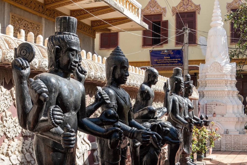 Wat Ounalom: Cambodia’s Central Buddhist Temple in Phnom Penh 2 Wat Ounalom
