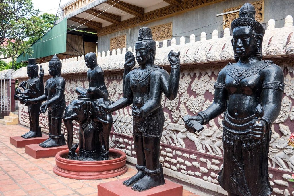 Wat Ounalom: Cambodia’s Central Buddhist Temple in Phnom Penh 5 Wat Ounalom