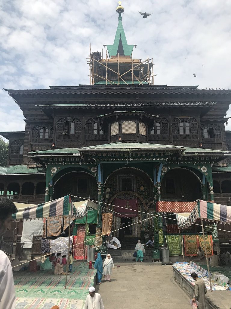 Shah Hamadan Mosque: A Historic Khanqah in Srinagar 2 Shah Hamadan Mosque
